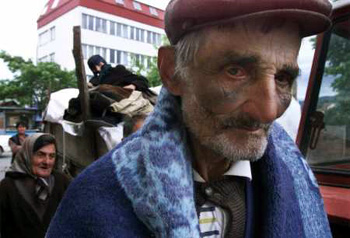 EXODUS von SERBEN aus dem KOSOVO
